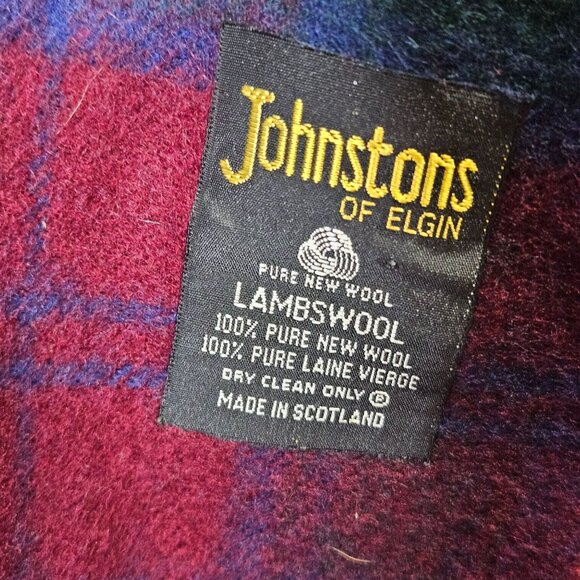 Cottagecore Johnstons of Elgin 100% lambswool plaid navy, maroon/red, green shaw - Picture 4 of 8